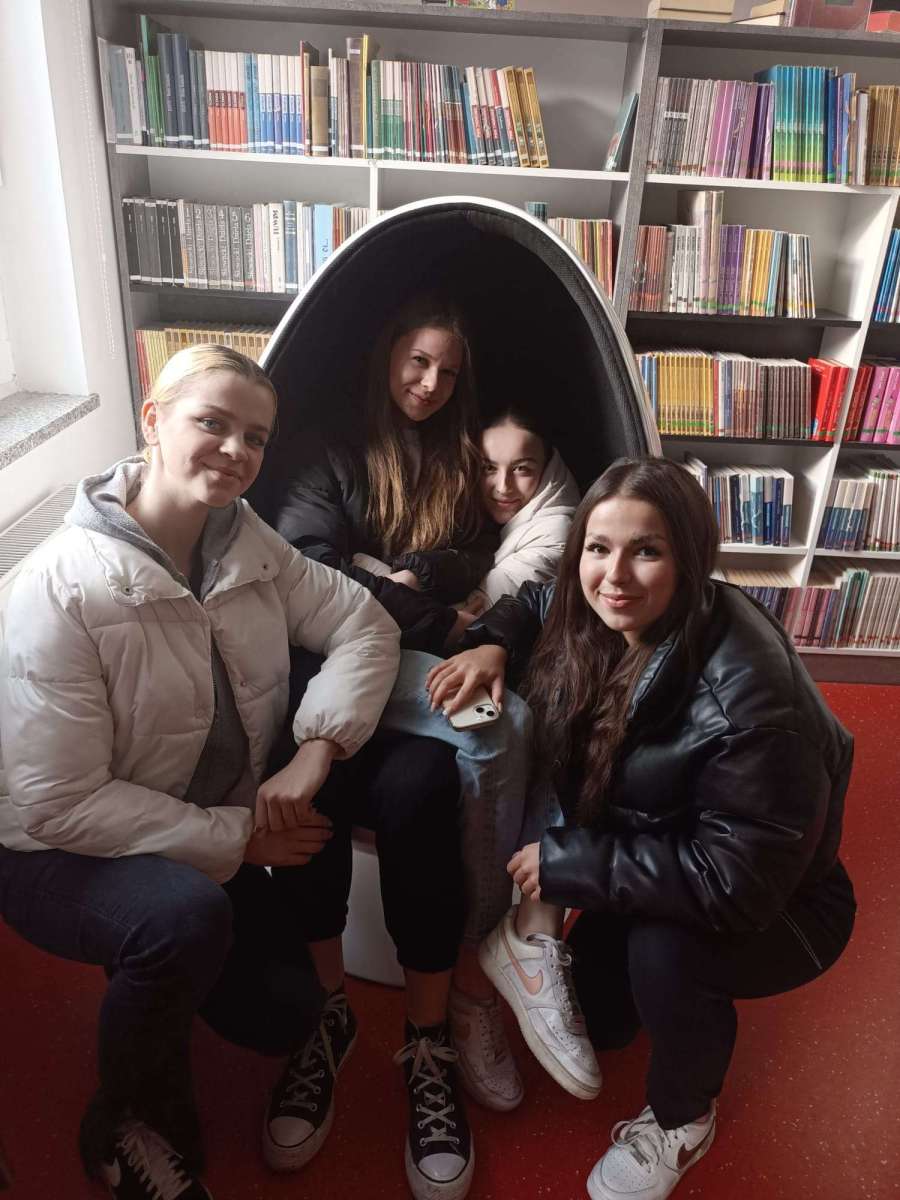 Klasa 2JW w Miejskiej i Powiatowej Bibliotece Publicznej – ZSO nr 1 w ...