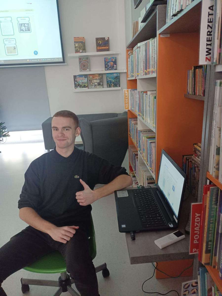 Klasa 2JW w Miejskiej i Powiatowej Bibliotece Publicznej – ZSO nr 1 w ...